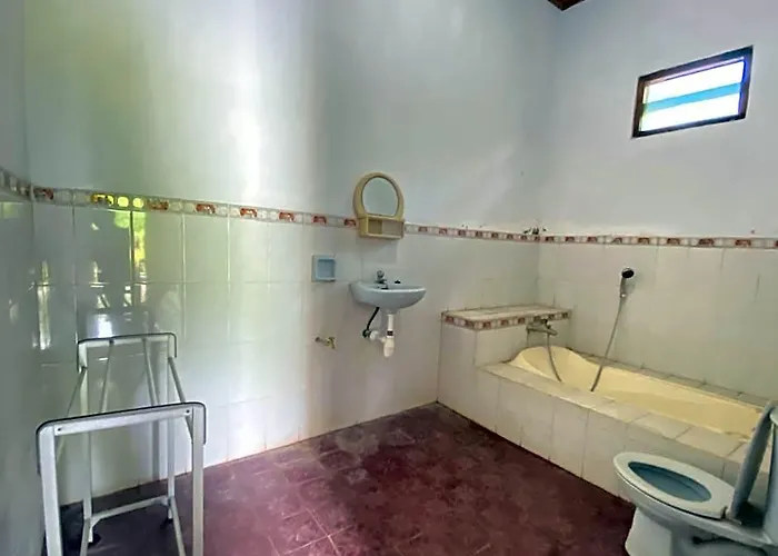 Indra Pura Hotel Anturan